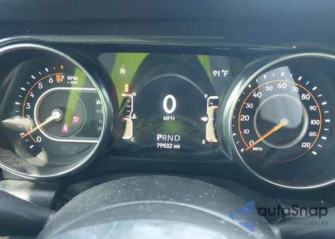 2020 Jeep Wrangler Unlimited Sahara Altitude 4X4 z USA, uszkodzony, nr VIN 1C4HJXEG9LW174374